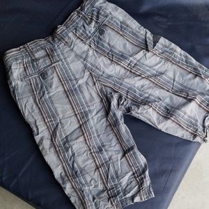 Super nice young mens Utility short size 28